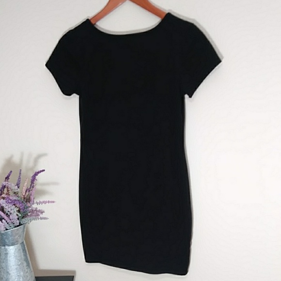🍍Heart & Hips Short sleeve Black Dress - Picture 2 of 5